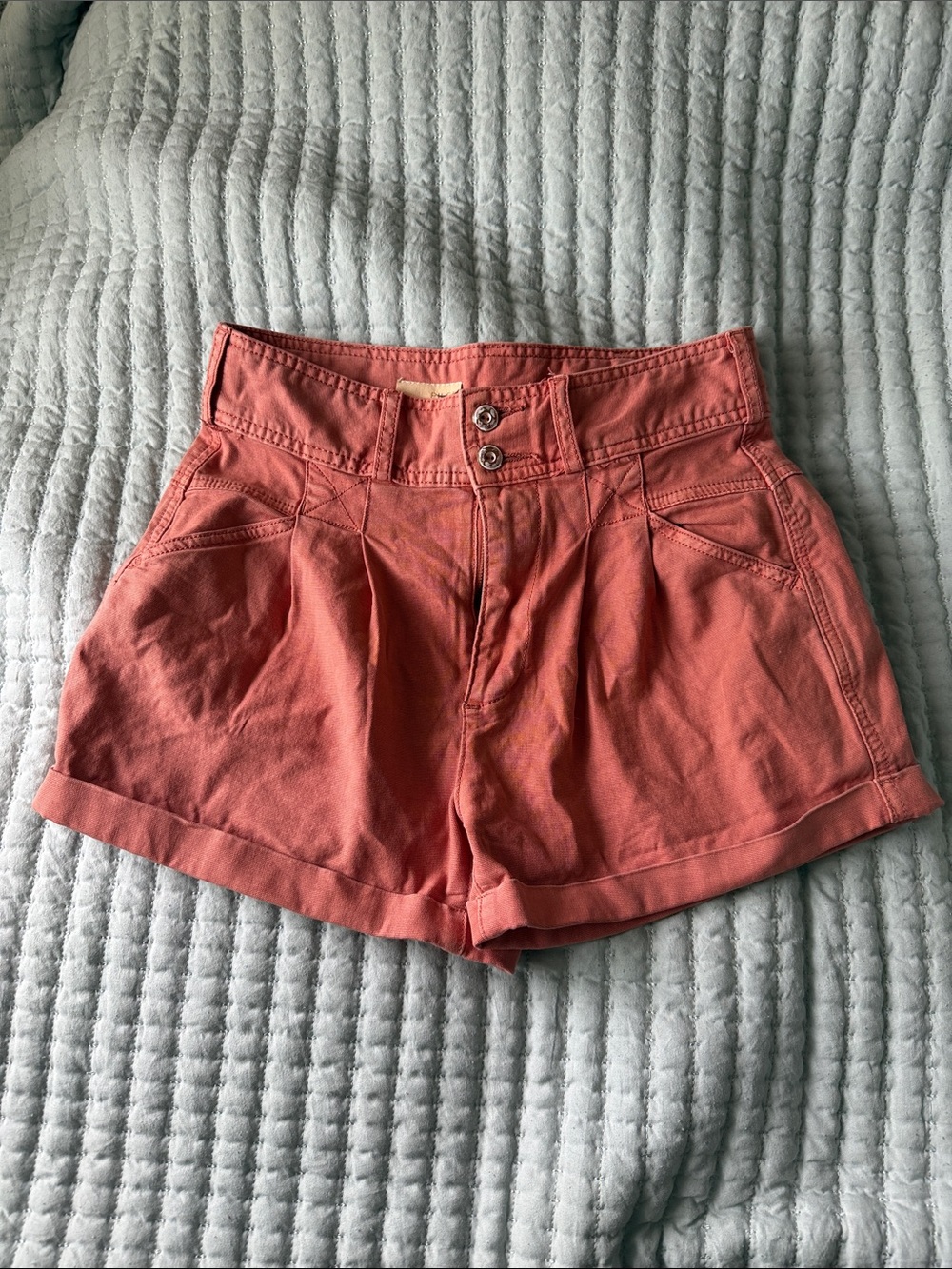 Pilcro Relax Pleated Front High-Waist Coral-Peach Utility Short